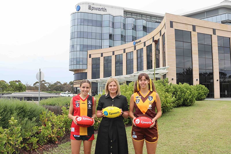 Epworth solidifies commitment to female football - Epworth HealthCare